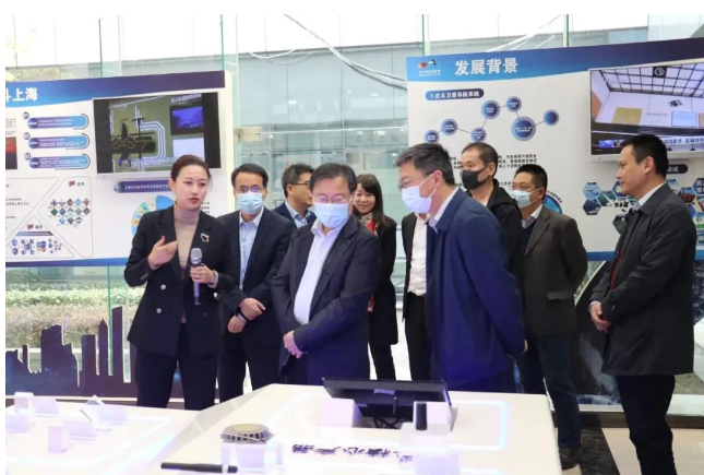 浦东新区副区长吴强率队走访北斗西虹桥基地